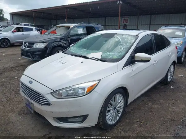 1FADP3J23JL271834 2018 FORD FOCUS - Image 2