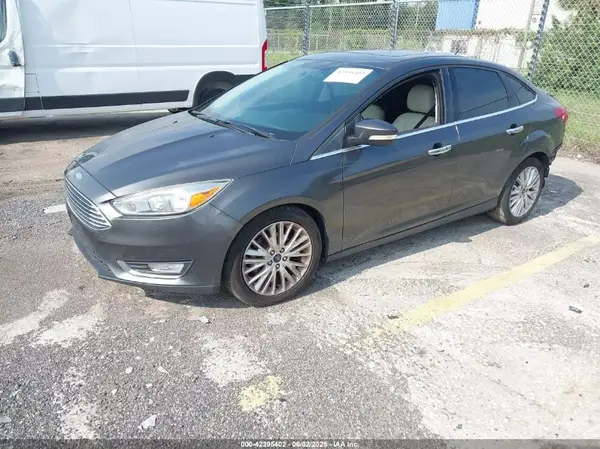 1FADP3J23JL272028 2018 FORD FOCUS - Image 2