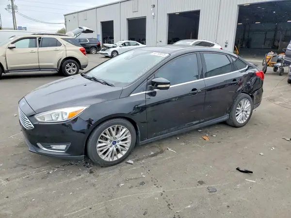 1FADP3J23JL289198 2018 FORD FOCUS - Image 1