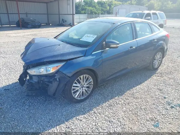 1FADP3J23JL326573 2018 FORD FOCUS - Image 2