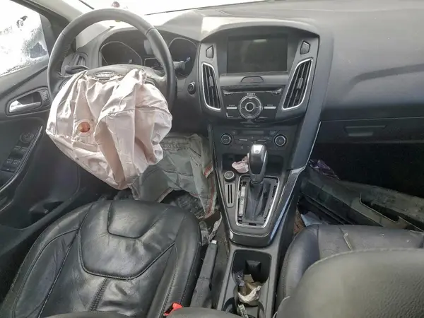 1FADP3J24GL303652 2016 FORD FOCUS - Image 8