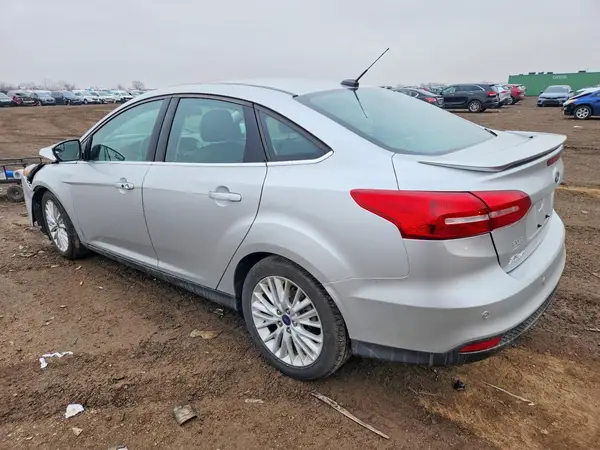 1FADP3J24HL257046 2017 FORD FOCUS - Image 2