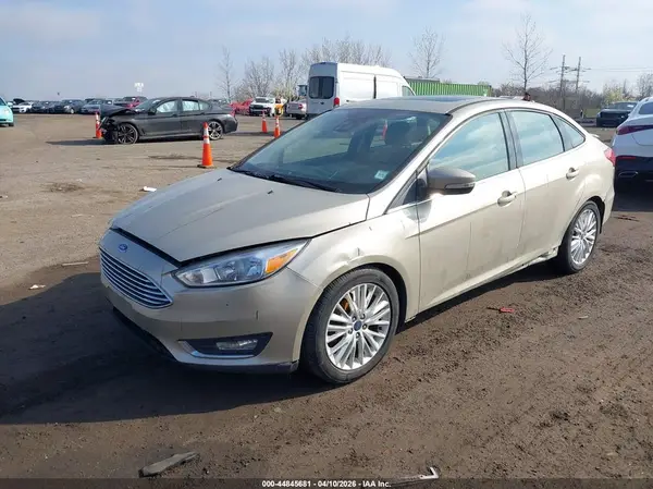 1FADP3J24HL335602 2017 FORD FOCUS - Image 2