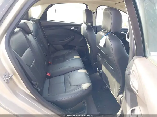 1FADP3J24HL335602 2017 FORD FOCUS - Image 8