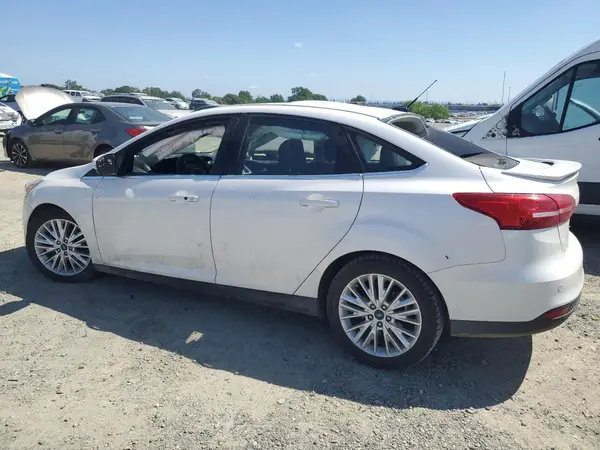 1FADP3J24JL211884 2018 FORD FOCUS - Image 2