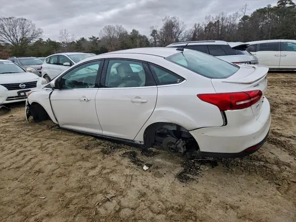 1FADP3J24JL220987 2018 FORD FOCUS - Image 2