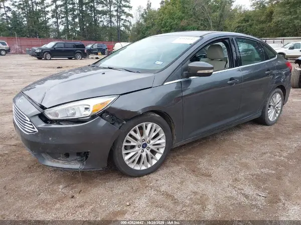 1FADP3J24JL252967 2018 FORD FOCUS - Image 2