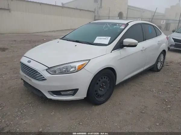 1FADP3J24JL271812 2018 FORD FOCUS - Image 2