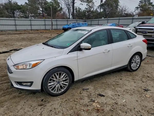 1FADP3J24JL281000 2018 FORD FOCUS - Image 1