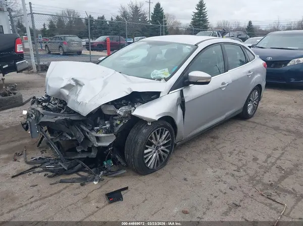1FADP3J25GL301182 2016 FORD FOCUS - Image 2