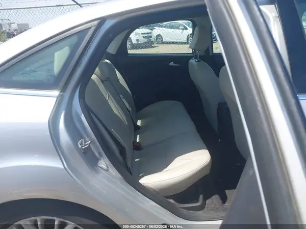 1FADP3J25HL264734 2017 FORD FOCUS - Image 8