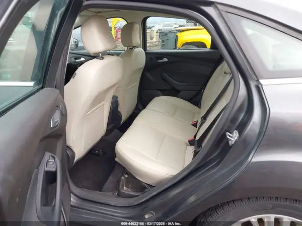 1FADP3J25HL264961 2017 FORD FOCUS - Image 8