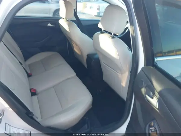 1FADP3J25HL291545 2017 FORD FOCUS - Image 8