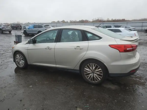 1FADP3J25JL202210 2018 FORD FOCUS - Image 2