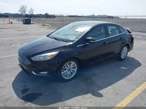 1FADP3J25JL221338 2018 FORD FOCUS - Image 2