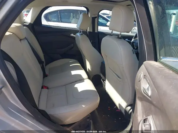 1FADP3J25JL271978 2018 FORD FOCUS - Image 8