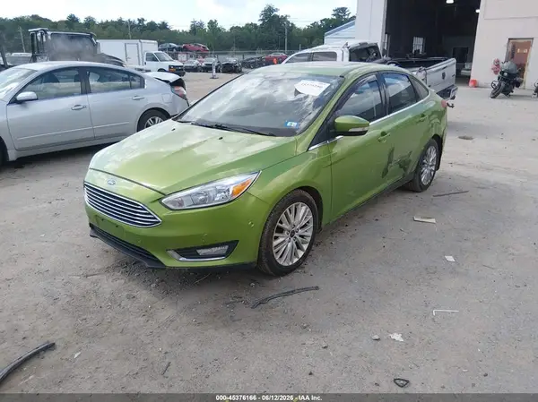 1FADP3J25JL274329 2018 FORD FOCUS - Image 2