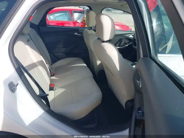 1FADP3J25JL279384 2018 FORD FOCUS - Image 8