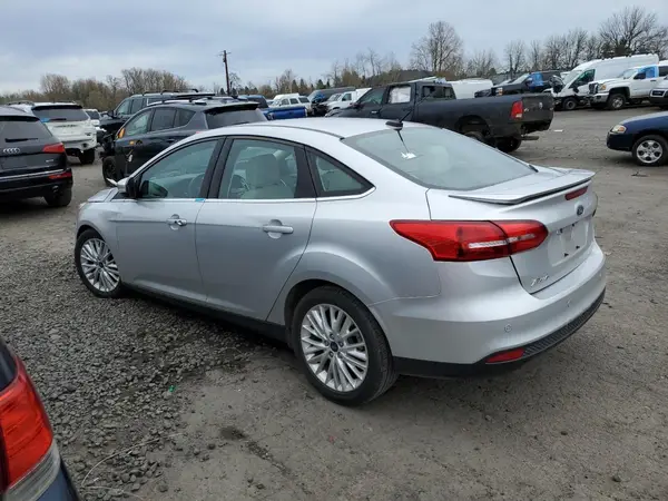 1FADP3J25JL281135 2018 FORD FOCUS - Image 2