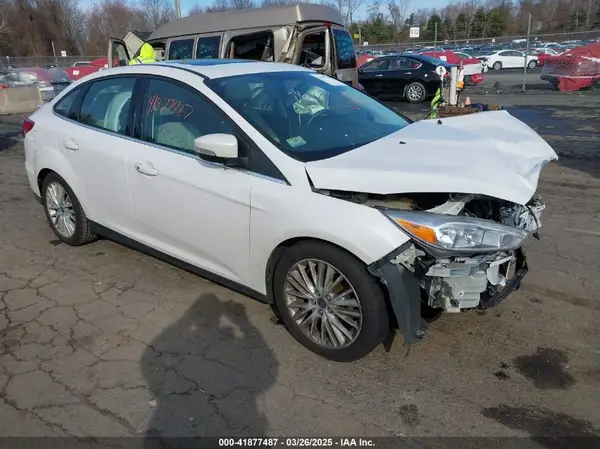 1FADP3J25JL293835 2018 FORD FOCUS - Image 1