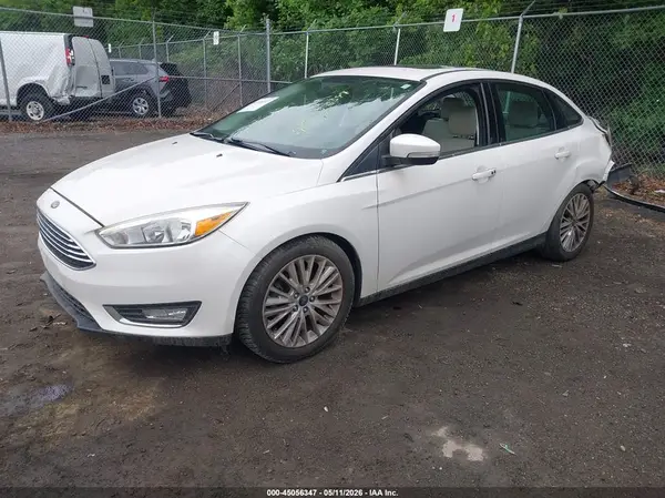 1FADP3J25JL294757 2018 FORD FOCUS - Image 2