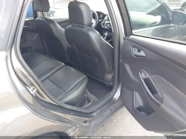 1FADP3J25JL308429 2018 FORD FOCUS - Image 8