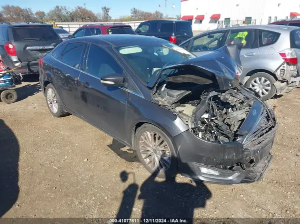1FADP3J25JL317051 2018 FORD FOCUS - Image 1