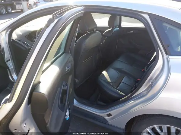 1FADP3J26GL395699 2016 FORD FOCUS - Image 8