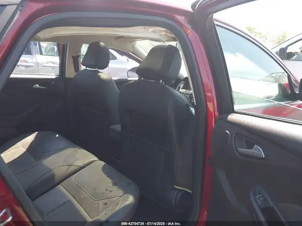 1FADP3J26HL228986 2017 FORD FOCUS - Image 8