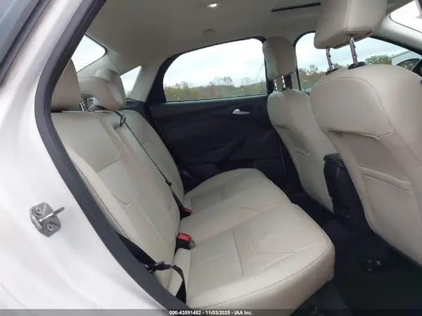 1FADP3J26HL238062 2017 FORD FOCUS - Image 8