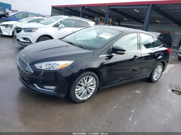 1FADP3J26HL267951 2017 FORD FOCUS - Image 2