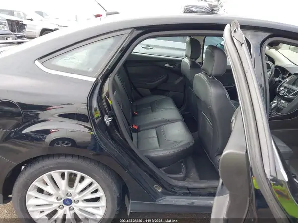 1FADP3J26HL267951 2017 FORD FOCUS - Image 8
