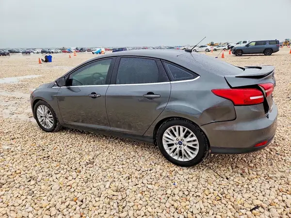 1FADP3J26HL272342 2017 FORD FOCUS - Image 2
