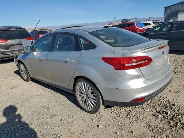 1FADP3J26HL272387 2017 FORD FOCUS - Image 2