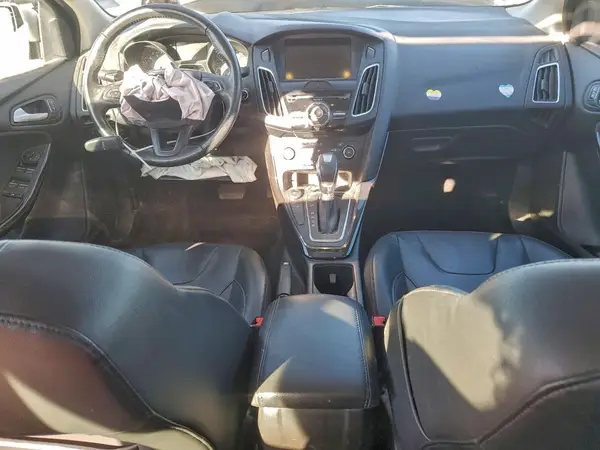 1FADP3J26HL272387 2017 FORD FOCUS - Image 8