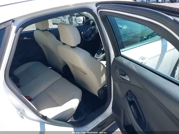 1FADP3J26HL288170 2017 FORD FOCUS - Image 8