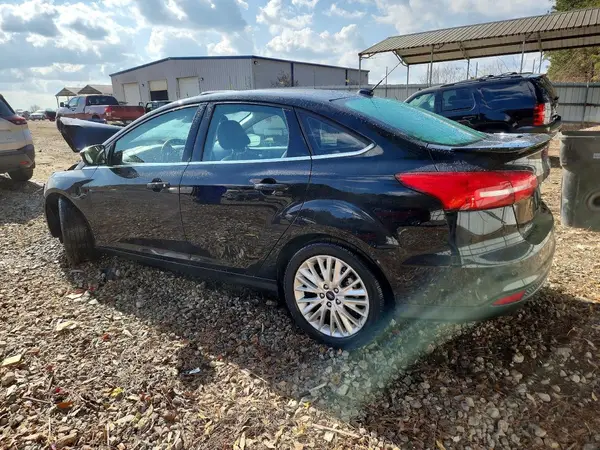 1FADP3J26JL229545 2018 FORD FOCUS - Image 2