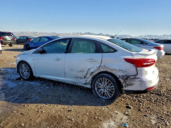 1FADP3J26JL270032 2018 FORD FOCUS - Image 2