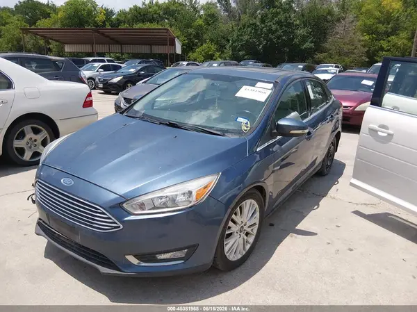 1FADP3J26JL271777 2018 FORD FOCUS - Image 2