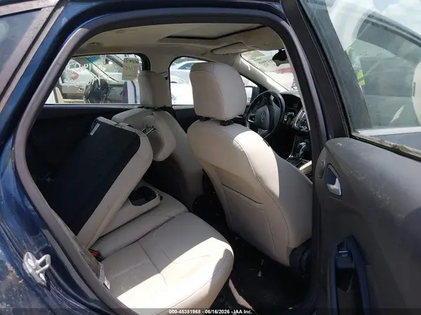 1FADP3J26JL271777 2018 FORD FOCUS - Image 8