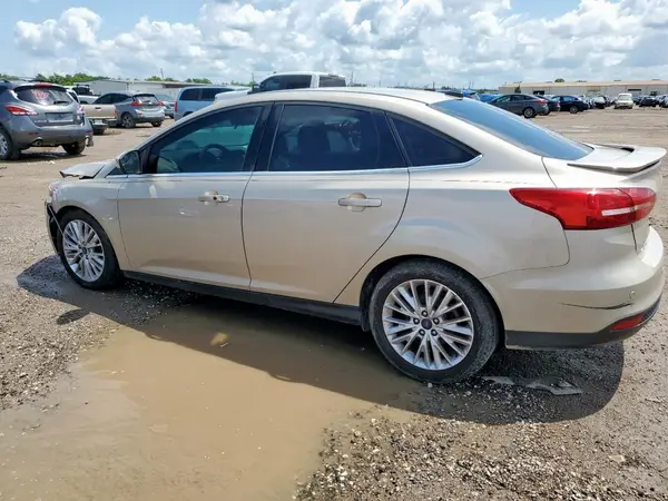 1FADP3J26JL279443 2018 FORD FOCUS - Image 2