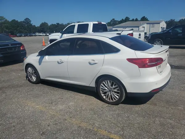 1FADP3J26JL294752 2018 FORD FOCUS - Image 2