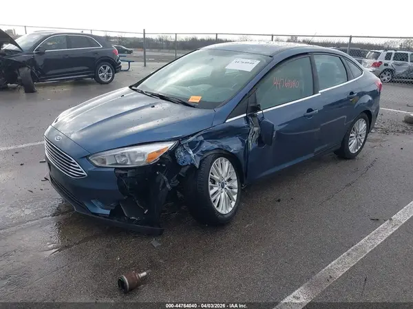 1FADP3J26JL301831 2018 FORD FOCUS - Image 2