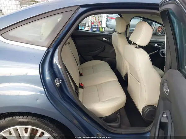 1FADP3J26JL301831 2018 FORD FOCUS - Image 8