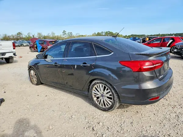 1FADP3J27GL380225 2016 FORD FOCUS - Image 2