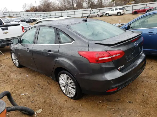 1FADP3J27HL268395 2017 FORD FOCUS - Image 2