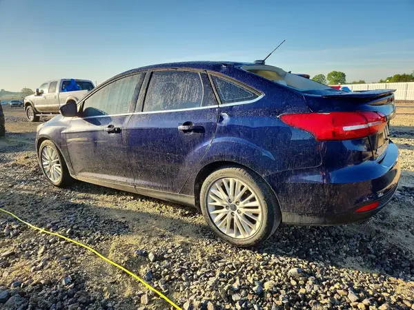 1FADP3J27HL268557 2017 FORD FOCUS - Image 2