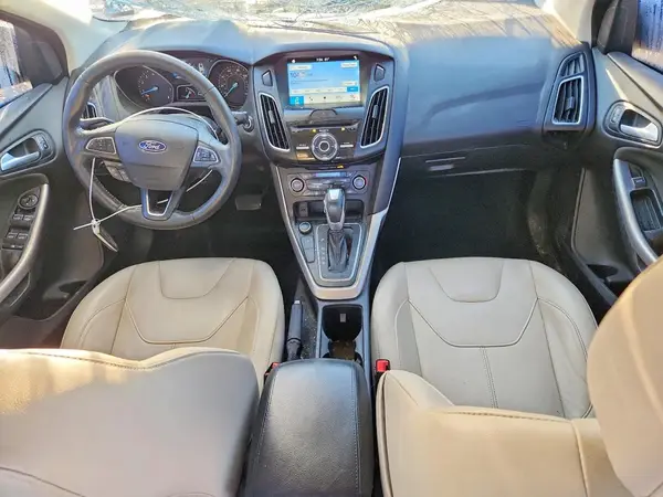 1FADP3J27HL268557 2017 FORD FOCUS - Image 8