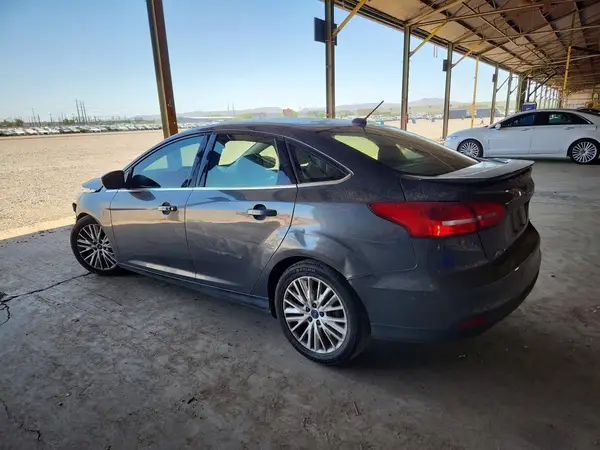 1FADP3J27HL288257 2017 FORD FOCUS - Image 2