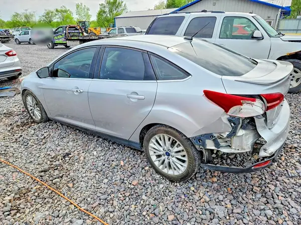 1FADP3J27HL288324 2017 FORD FOCUS - Image 2